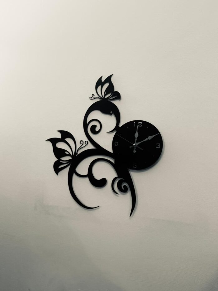 Elegant Wooden Designed Wall Clock (20×20 inches) – dwallsandtables.pk